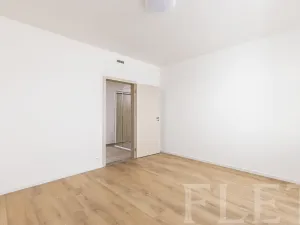 Pronájem bytu 2+kk, Praha - Hloubětín, Sobí, 55 m2