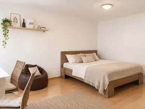 Pronájem bytu 1+kk, Praha - Smíchov, Plzeňská, 32 m2