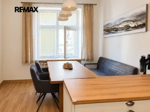 Prodej bytu 2+1, Praha - Vysočany, Zbuzkova, 76 m2