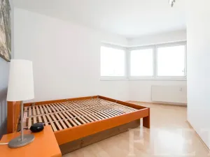 Pronájem bytu 2+kk, Praha - Nusle, Kloboučnická, 56 m2