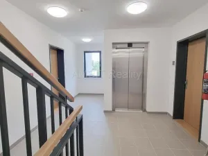 Pronájem bytu 2+kk, Praha - Dolní Chabry, Za Pískovnou, 51 m2