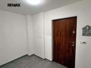 Pronájem bytu 1+kk, Lavičky, 53 m2