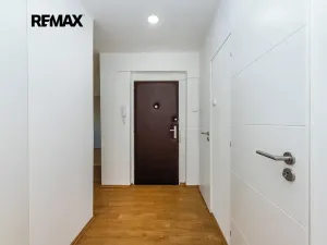 Pronájem bytu 3+1, Praha - Záběhlice, Bělčická, 74 m2
