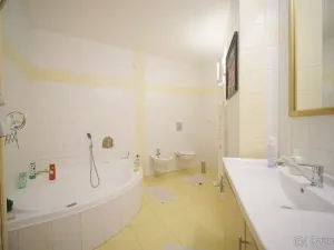 Prodej rodinného domu, Jičín, 238 m2
