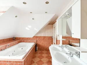 Pronájem rodinného domu, Praha - Štěrboholy, K valu, 220 m2