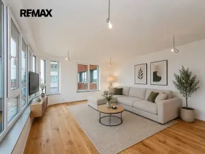 Prodej bytu 1+kk, Praha - Radlice, U Komína, 38 m2