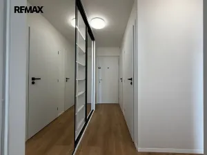Pronájem bytu 2+kk, Praha - Kamýk, Pšenčíkova, 43 m2