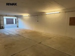 Pronájem garáže, Praha - Podolí, Bohuslava Martinů, 36 m2