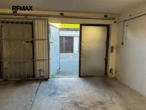 Pronájem garáže, Praha - Podolí, Bohuslava Martinů, 36 m2