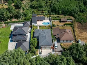 Pronájem rodinného domu, Benátky, 241 m2