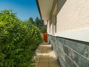 Pronájem rodinného domu, Benátky, 241 m2