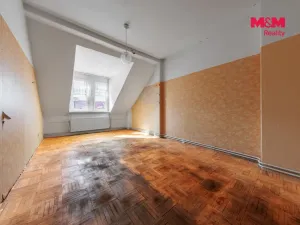 Prodej bytu 4+1, Karlovy Vary, Wolkerova, 146 m2