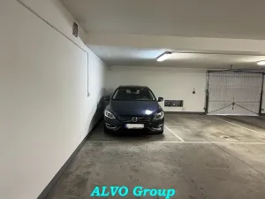 Pronájem garážového stání, Praha - Troja, K Haltýři, 14 m2