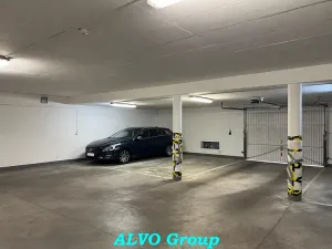 Pronájem garážového stání, Praha - Troja, K Haltýři, 14 m2