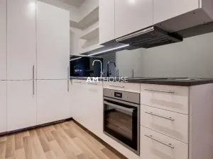 Prodej bytu 2+kk, Praha - Strašnice, Zvěřinova, 61 m2