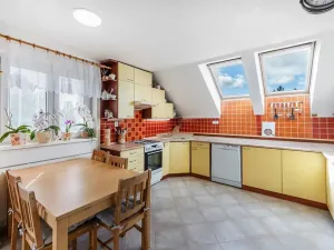 Prodej rodinného domu, Mukařov, Pod hrází, 180 m2