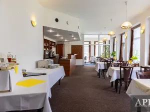 Prodej restaurace, Luhačovice, Masarykova, 420 m2