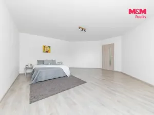Prodej bytu 3+1, Břeclav, Kpt. Jaroše, 93 m2