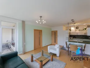 Pronájem bytu 2+kk, Praha - Libeň, Nad Okrouhlíkem, 65 m2