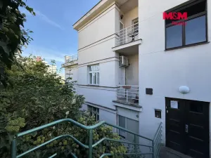 Pronájem bytu 1+kk, Praha - Smíchov, Xaveriova, 60 m2