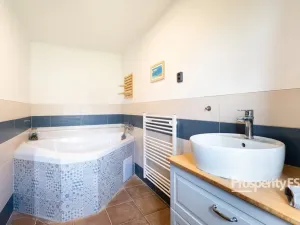 Prodej rodinného domu, Brniště - Hlemýždí, 200 m2