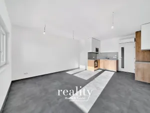 Pronájem bytu 1+kk, Znojmo, Třešňová, 36 m2