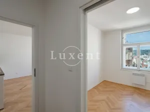 Pronájem bytu 2+kk, Praha - Nové Město, Štěpánská, 42 m2