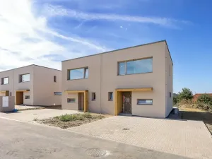 Prodej rodinného domu, Sezemice, Pod Vinicí, 113 m2