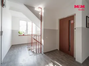 Prodej bytu 2+kk, Králův Dvůr, Nad Stadionem, 43 m2