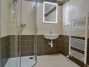 Pronájem bytu 2+kk, Jesenice, Cedrová, 69 m2