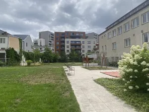 Pronájem bytu 1+kk, Praha - Holešovice, Na Maninách, 33 m2