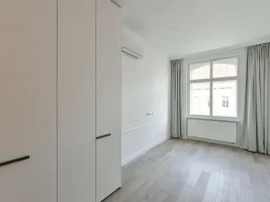 Pronájem bytu 2+kk, Praha - Vinohrady, náměstí Jiřího z Poděbrad, 56 m2