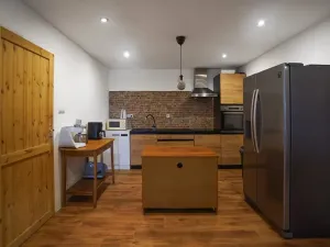 Prodej zemědělského objektu, Bžany, 1700 m2
