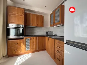 Pronájem bytu 2+kk, Karlovy Vary, Závodu míru, 60 m2