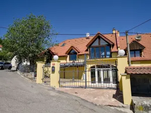 Prodej bytu 3+kk, Černolice, Ke dvoru, 76 m2