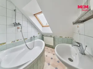 Prodej rodinného domu, Bernartice, 226 m2