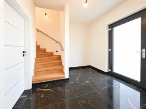 Prodej vícegeneračního domu, Šestajovice, Komenského, 275 m2