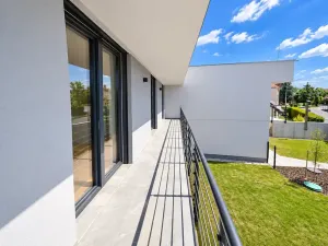 Prodej vícegeneračního domu, Šestajovice, Komenského, 275 m2