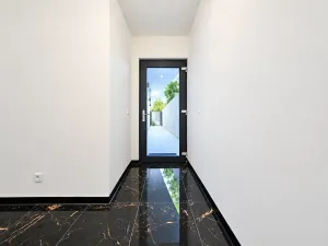 Prodej vícegeneračního domu, Šestajovice, Komenského, 275 m2