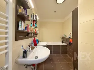 Prodej bytu 2+kk, Hradec Králové, Antonína Petrofa, 51 m2