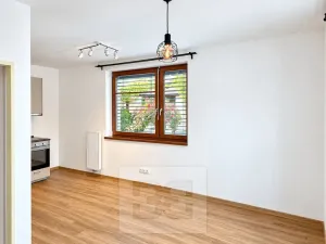 Pronájem bytu 2+kk, Roztoky, V Solníkách, 45 m2