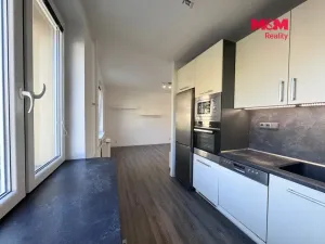 Pronájem bytu 2+kk, Pardubice - Zelené Předměstí, Benešovo náměstí, 49 m2