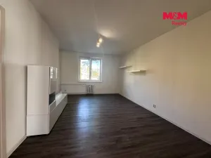 Pronájem bytu 2+kk, Pardubice - Zelené Předměstí, Benešovo náměstí, 49 m2