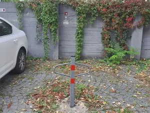 Pronájem garážového stání, Praha - Střešovice, Parléřova, 14 m2