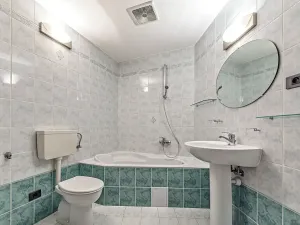 Prodej bytu 2+kk, Praha - Vršovice, Černomořská, 63 m2