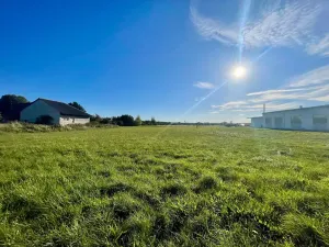 Prodej komerčního pozemku, Horka I, 3923 m2
