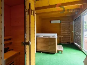 Prodej ubytování, Hlohovec, Dolní konec, 259 m2
