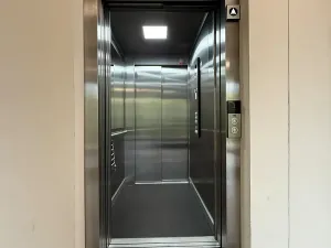 Pronájem garáže, Praha, Ke kříži, 13 m2