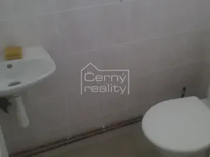 Pronájem obchodního prostoru, Pardubice, Habřinská, 92 m2