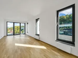 Pronájem bytu 2+kk, Praha - Karlín, Švarcova, 51 m2